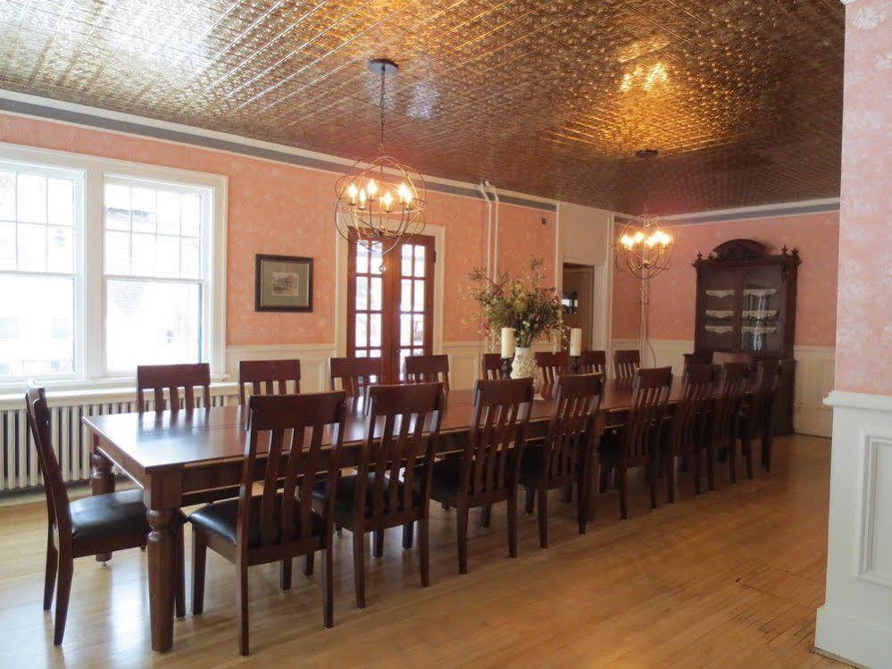 وينونا Carriage House Bed & Breakfast المظهر الخارجي الصورة