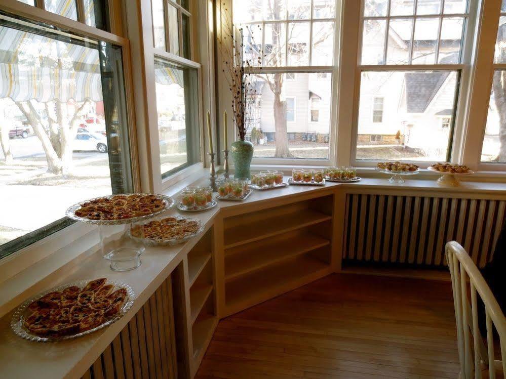 وينونا Carriage House Bed & Breakfast المظهر الخارجي الصورة